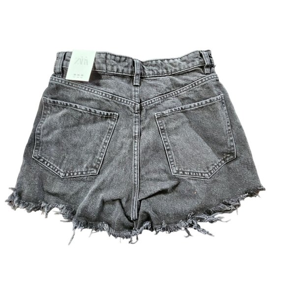 NWT ZARA Black Cut off Mom Jean Shorts size 4 or 36 - Picture 2 of 10